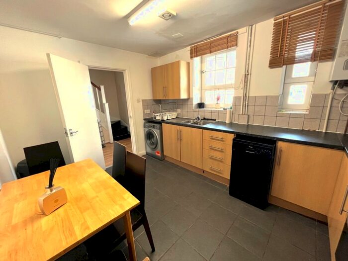 4 Bedroom Flat To Rent In Chalton Street, Euston, NW1
