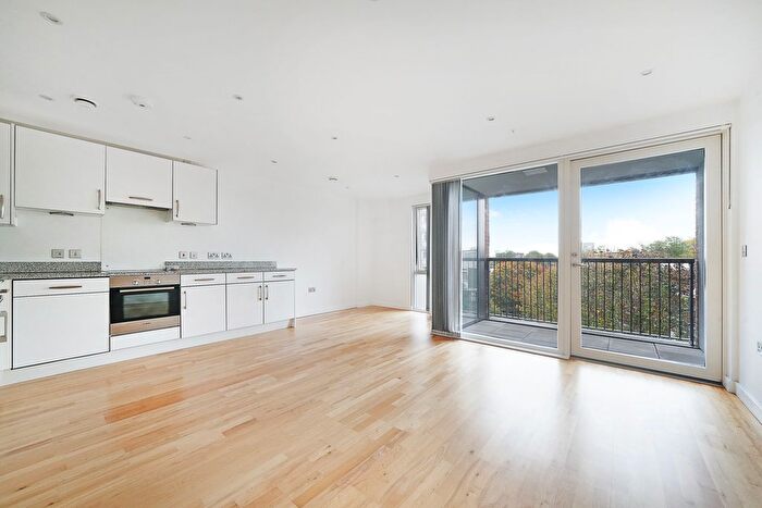 2 Bedroom Flat To Rent In Appold Court, Godfrey Place, E2