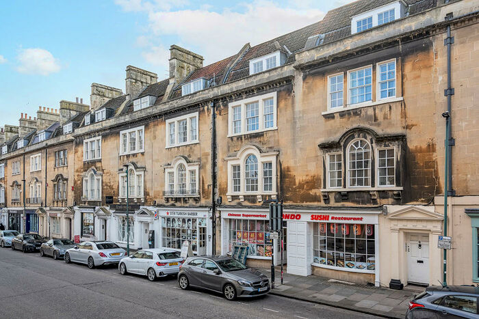 3 Bedroom Apartment To Rent In St. James Parade, Bath, BA1