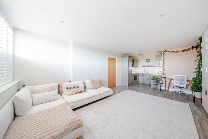 1 Bedroom Apartment To Rent In Porters Wood Sandridge Park, AL3
