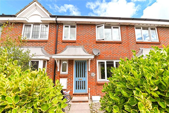 3 Bedroom Terraced House For Sale In Fawn Gardens, New Milton, Hampshire, BH25