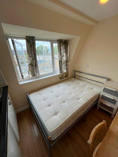 Terraced House To Rent In Sinclair Road, London, W14