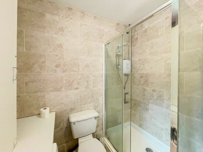 2 Bedroom Apartment To Rent In High Street, Bangor, Gwynedd, LL57