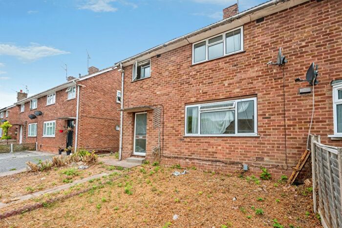 3 Bedroom Semi Detached House For Sale In Greenlands Avenue, Redditch, B98