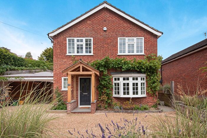4 Bedroom Detached House For Sale In Burnt Hill Road, Farnham, Surrey, GU10