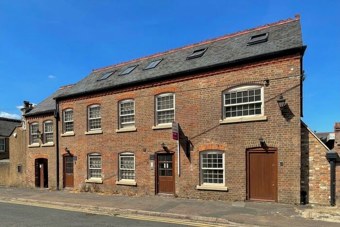 1 Bedroom Apartment To Rent In Victoria Road, Chesham, HP5