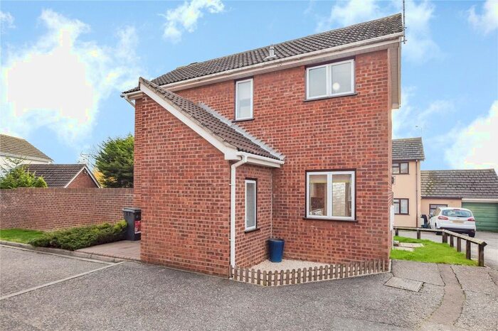 3 Bedroom Detached House For Sale In Hawkwood Close, South Woodham Ferrers, Chelmsford CM3