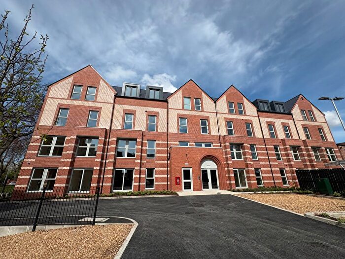 2 Bedroom Flat To Rent In Laindon Road, Manchester, M14