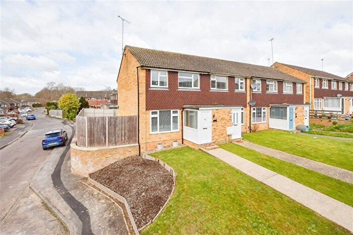 3 Bedroom End Terrace House For Sale In Lenside Drive, Bearsted, Maidstone, Kent, ME15