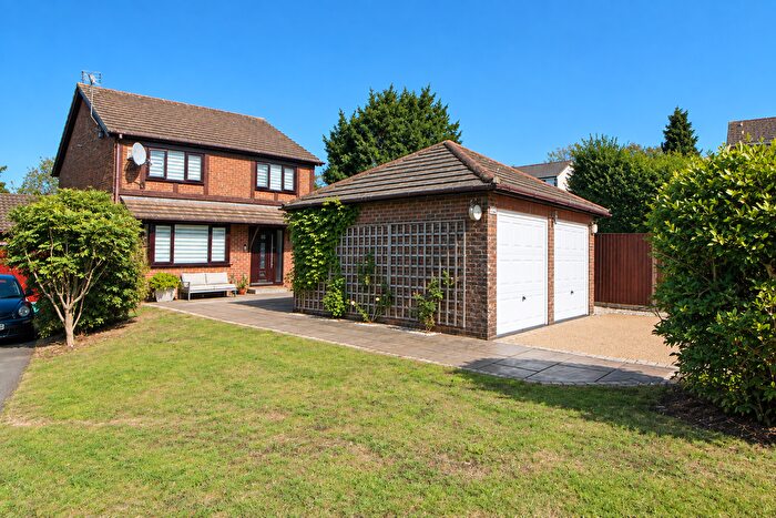 4 Bedroom Detached House For Sale In Elderberry Close, Clanfield, PO8