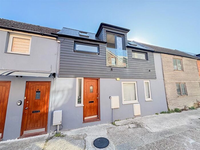 1 Bedroom Terraced House For Sale In Sackville Road, Bexhill, TN39