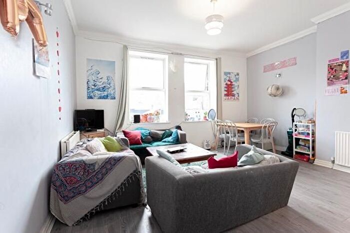 6 Bedroom Flat To Rent In Wilmslow Road, Withington, Manchester, M20