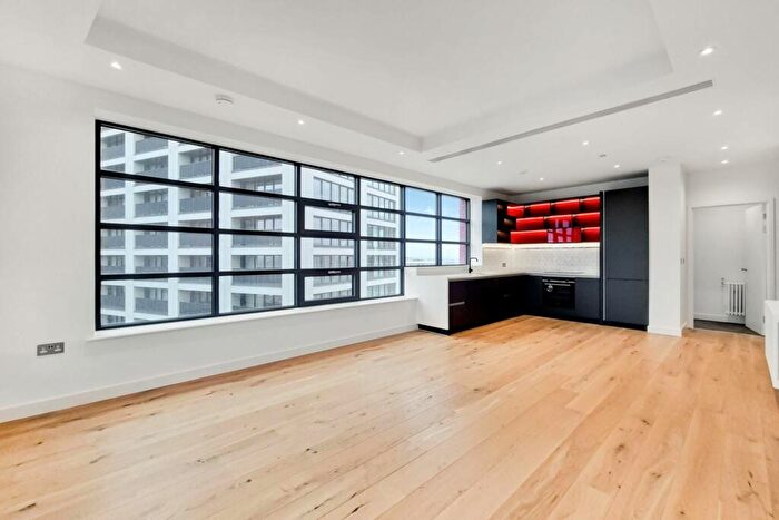 2 Bedroom Flat To Rent In Defoe House, Canning Town, London, E14