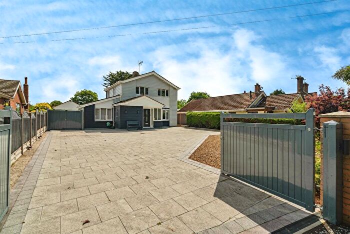 3 Bedroom Detached House For Sale In New Road, Fritton, Great Yarmouth, NR31