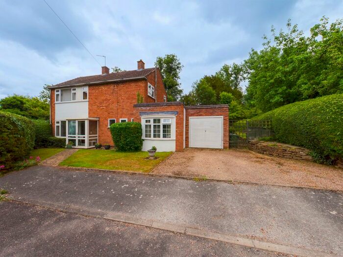 3 Bedroom Detached House For Sale In Bishops Close, Bishops Tachbrook, Leamington Spa, CV33