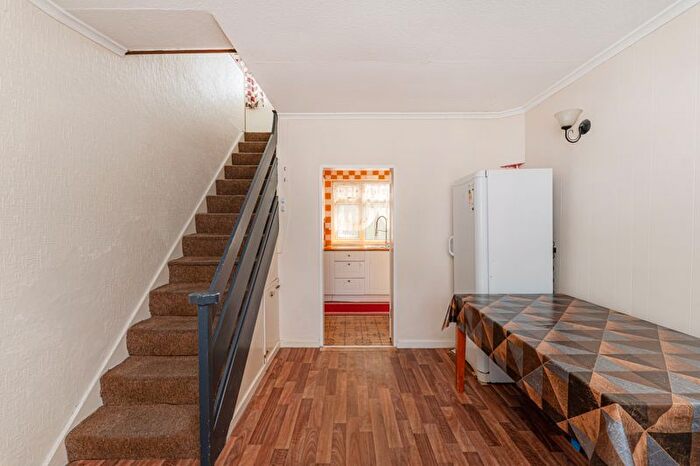 4 Bedroom Detached House For Sale In Scotland Green Road North, Enfield, EN3