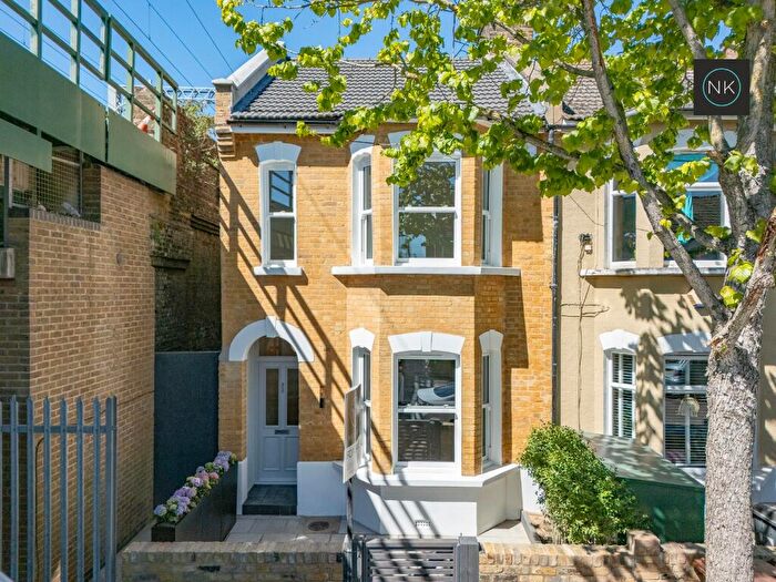3 Bedroom End Of Terrace House For Sale In Thorpe Road, Forest Gate, London, E7