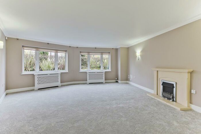 2 Bedroom Flat To Rent In Fieldgate Court, Portsmouth Road, KT11