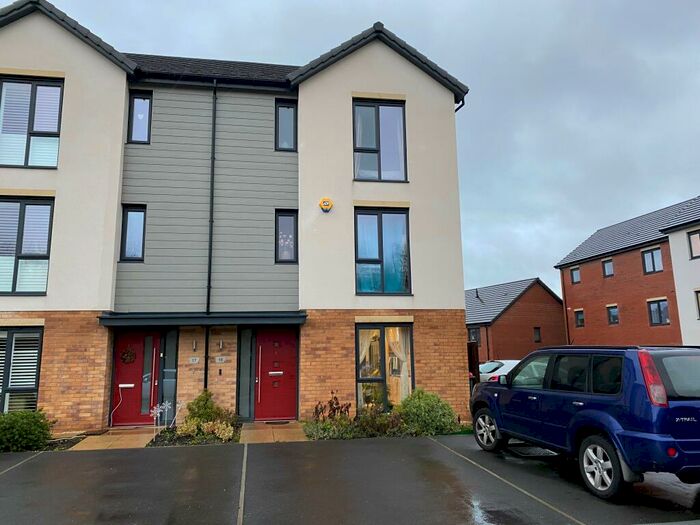 4 Bedroom Semi-Detached House To Rent In Sorby Row, Waverley, S60