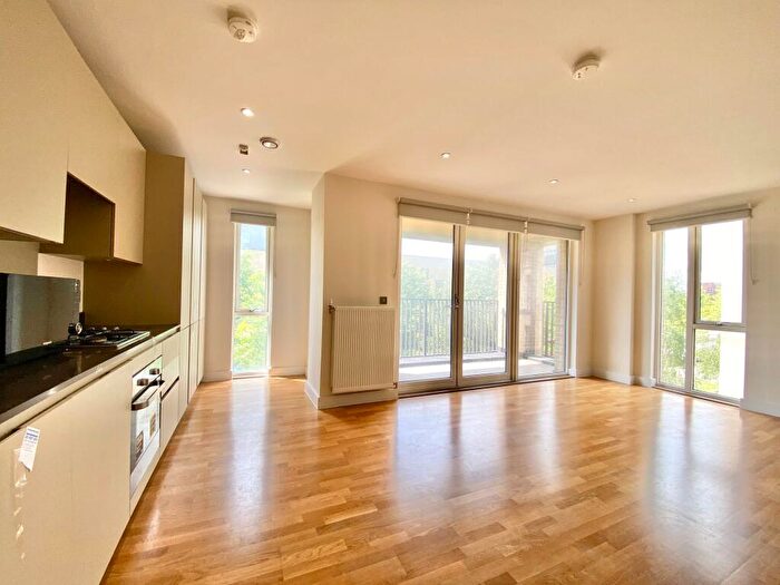 2 Bedroom Flat For Sale In Bristol Avenue, Casa Court, NW9
