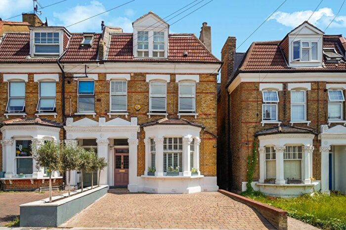 4 Bedroom End Of Terrace House For Sale In Bournevale Road, Streatham, London, SW16