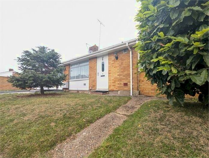 2 Bedroom Bungalow To Rent In Heycroft Way, Tiptree, CO5