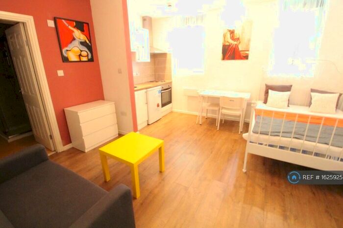 Studio To Rent In Princes Road, Liverpool, L8