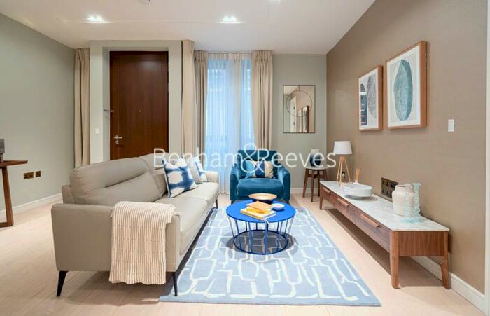 1 Bedroom Flat To Rent In Lincoln Square, Portugal Street, WC2A