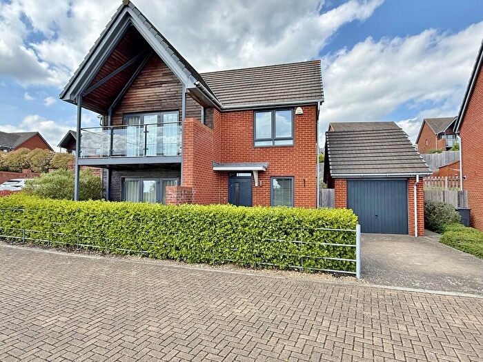 4 Bedroom Detached House For Sale In Portsea View, Bedhampton, PO9