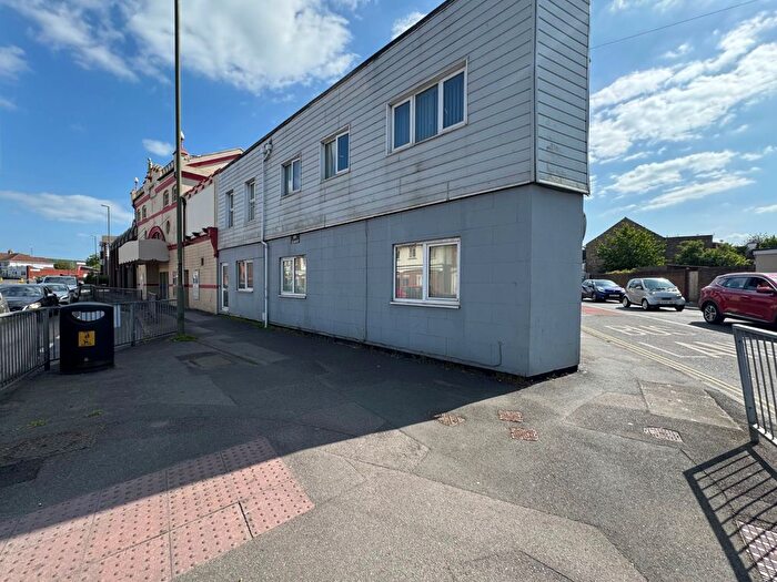 2 Bedroom Flat To Rent In Forton Road, Gosport, Hampshire, PO12