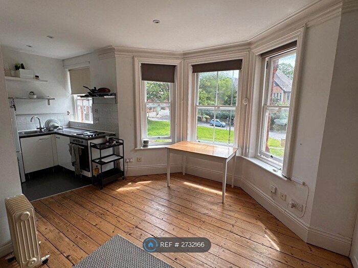 Studio To Rent In York Road, Guildford, GU1