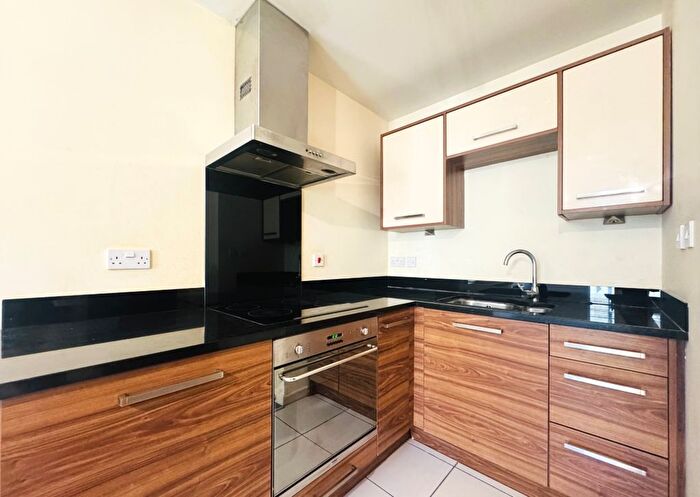 1 Bedroom Flat To Rent In Leeds Road, Bradford, BD1