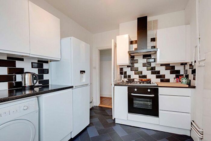 1 Bedroom Flat To Rent In Askew Road, London, W12