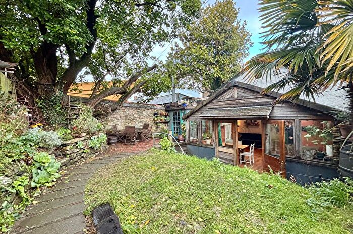 2 Bedroom Property For Sale In Grove Place, Falmouth, TR11