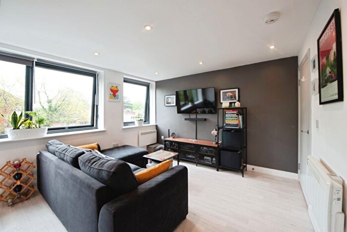 1 Bedroom Flat For Sale In Willow Park, Havant, PO9