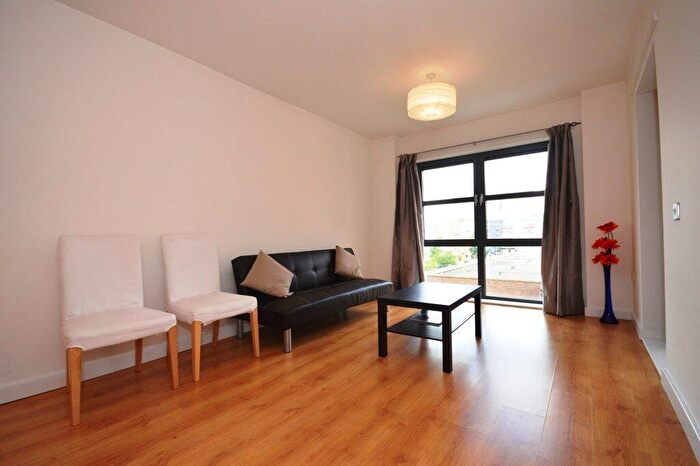 2 Bedroom Flat To Rent In Watney Street, Shadwell, E1