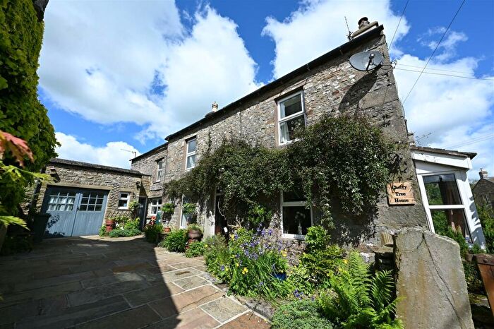 4 Bedroom Character Property For Sale In Bainbridge, Leyburn, DL8