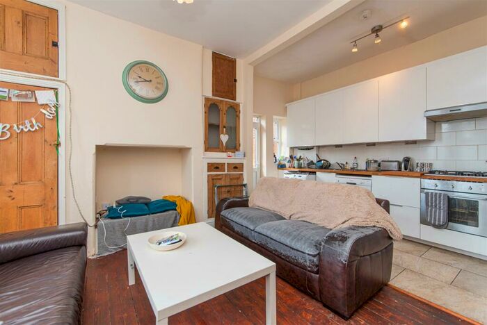 4 Bedroom End Of Terrace House To Rent In Farquhar Street, Jesmond, Newcastle Upon Tyne, NE2