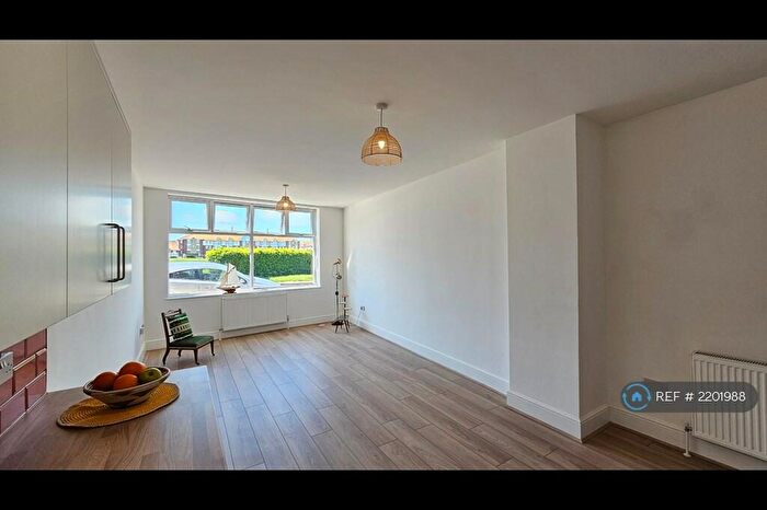 3 Bedroom Flat To Rent In First Avenue, Cliftonville, Margate, CT9
