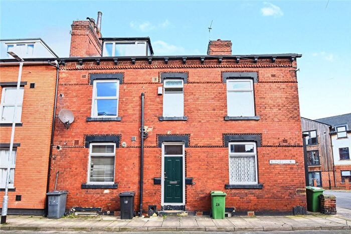 4 Bedroom Terraced House For Sale In Stanley View, Leeds, West Yorkshire, LS12