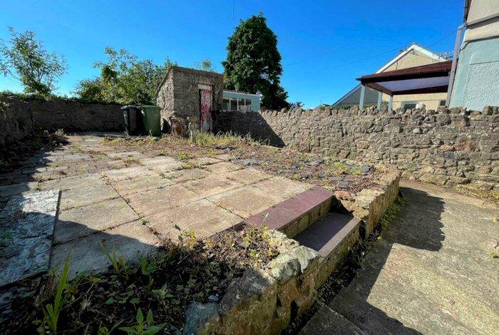 2 Bedroom Link Detached House For Sale In Brynsiencyn, Llanfairpwll, Isle Of Anglesey, LL61