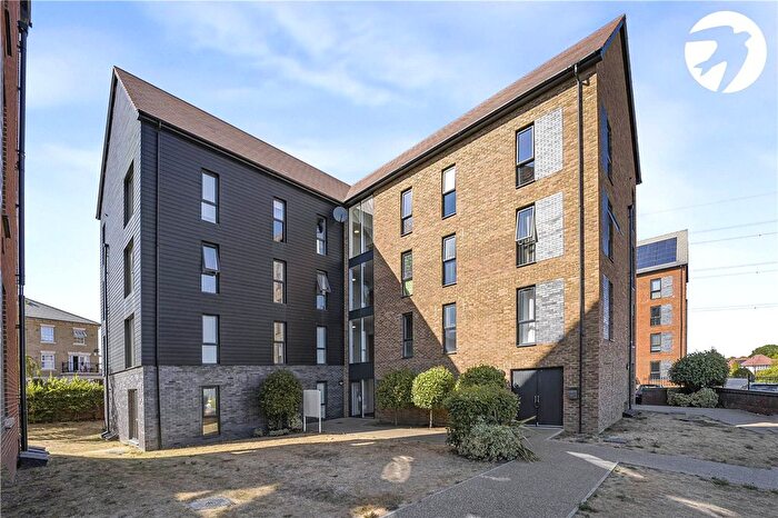 2 Bedroom Flat For Sale In Mortimer Square, Weldon, Ebbsfleet Valley, Swanscombe, DA10