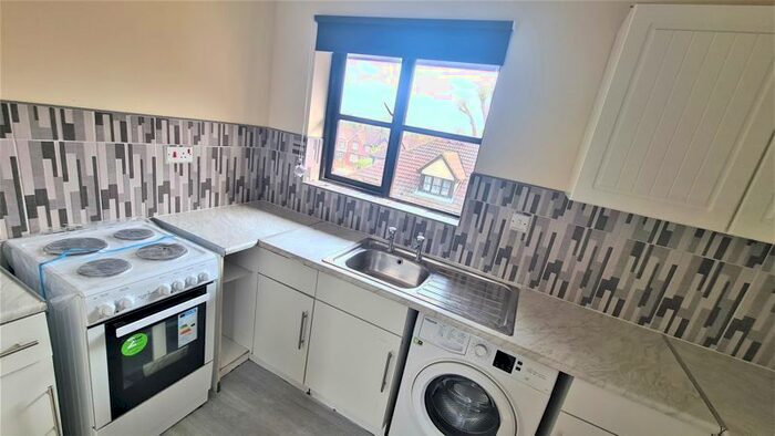 2 Bedroom Flat To Rent In Somerset Gardens, Creighton Road, Tottenham, N17
