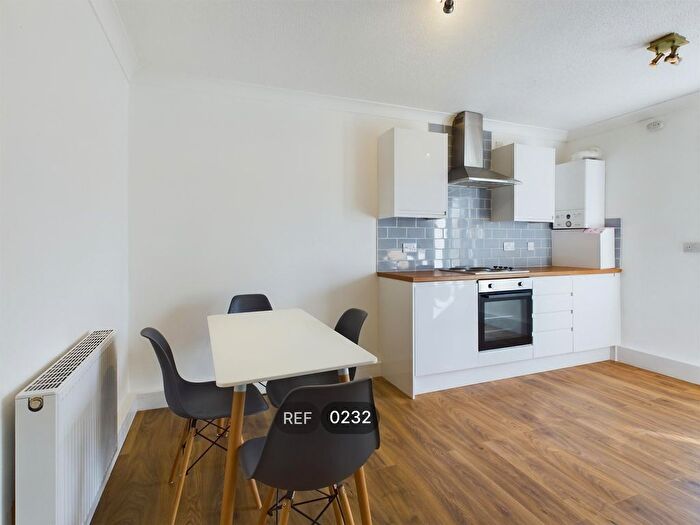 2 Bedroom Flat To Rent In Ha`Penny Bridge Way, Victoria Dock, Hull, HU9