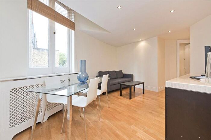 4 Bedroom House To Rent In Eliot Mews, St Johns Wood, NW8