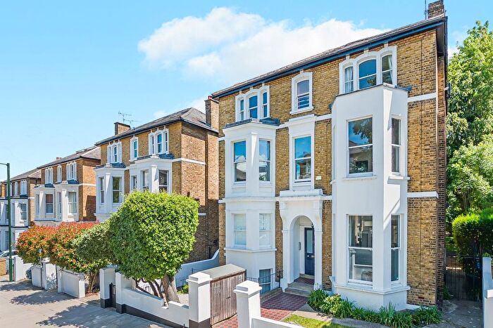 2 Bedroom Flat For Sale In Church Road, Richmond Upon Thames, TW10