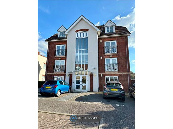 2 Bedroom Flat To Rent In Parade Court, Bristol, BS5