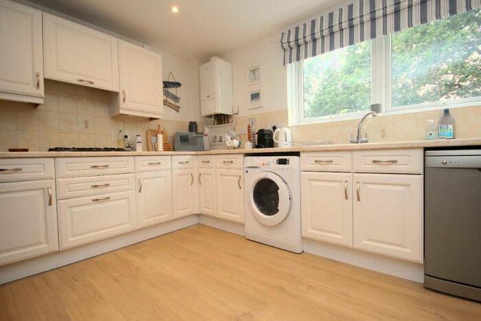 2 Bedroom Apartment To Rent In The Avenue, Poole, Dorset, BH13