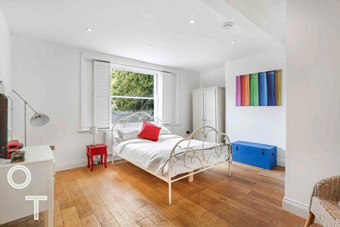 2 Bedroom Flat To Rent In Camden Road, Camden, NW1