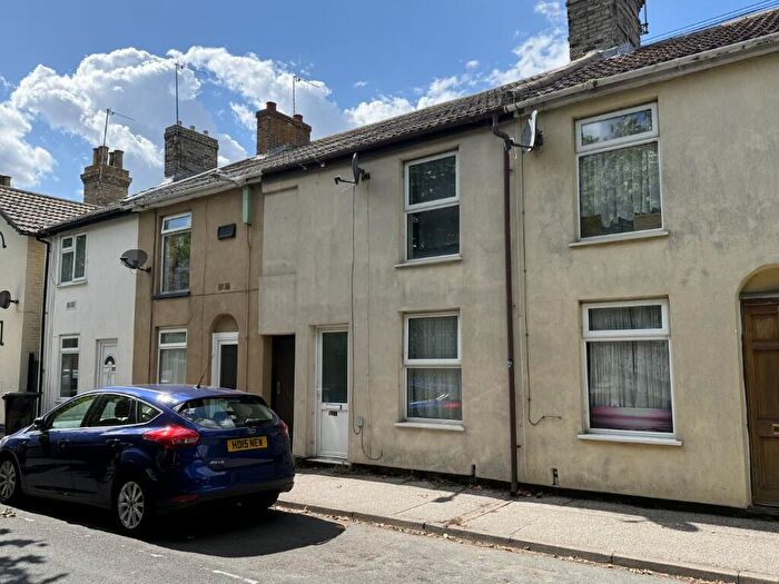 3 Bedroom Terraced House For Sale In Raglan Street, Lowestoft, Suffolk, NR32